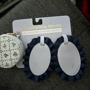 Wandering moonWhite and Navy Luggage Tag Set with pillbox for a week